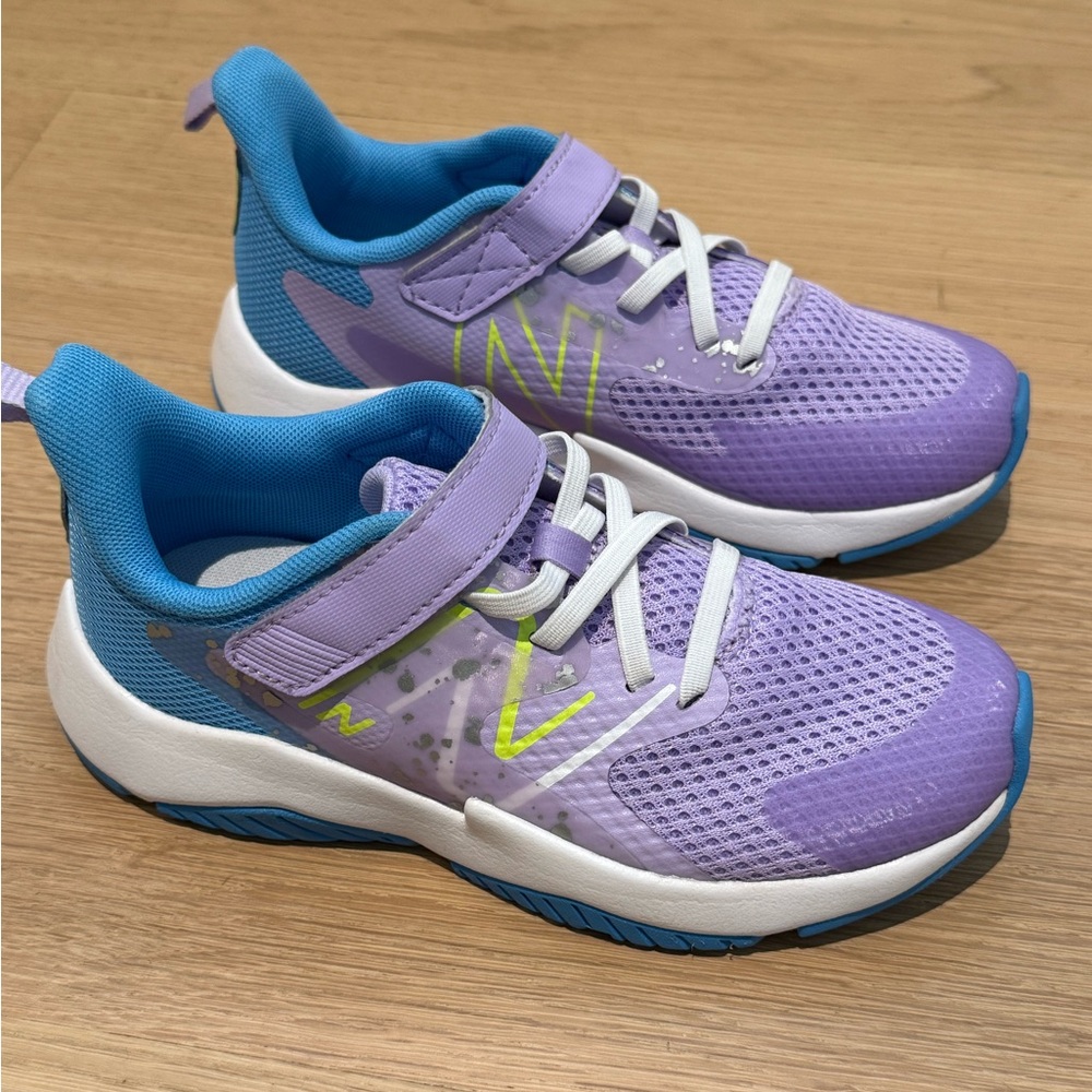 New Balance sneakers- kids size 13.5- Like New